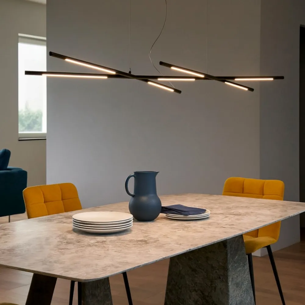 Lampadari Moderni-Selezionato da Mazzolaluce Lampadario design nero led per salone moderno