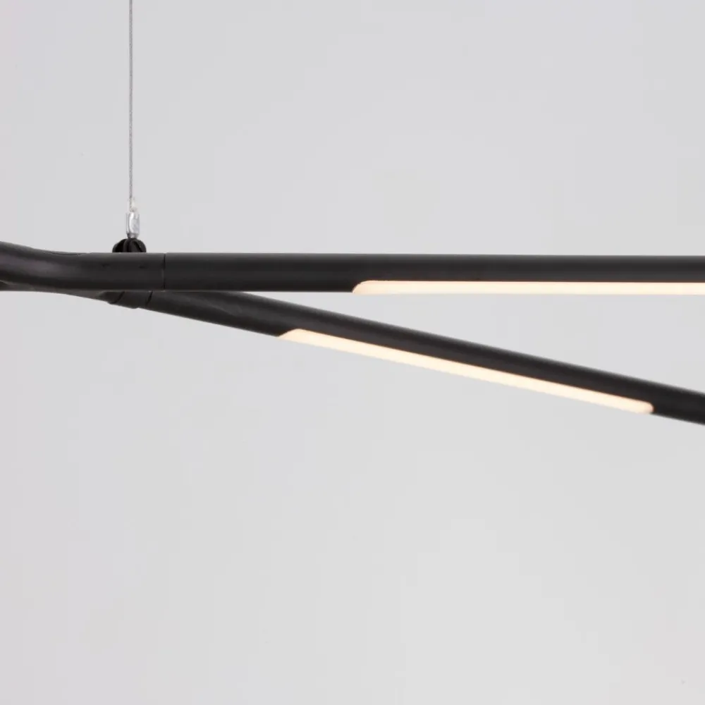 Lampadari Moderni-Selezionato da Mazzolaluce Lampadario design nero led per salone moderno