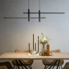 Lampadari Moderni-Selezionato da Mazzolaluce Lampadario design nero per soggiorno moderno