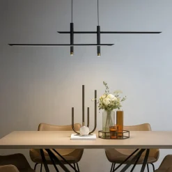 Lampadari Moderni-Selezionato da Mazzolaluce Lampadario design nero per soggiorno moderno