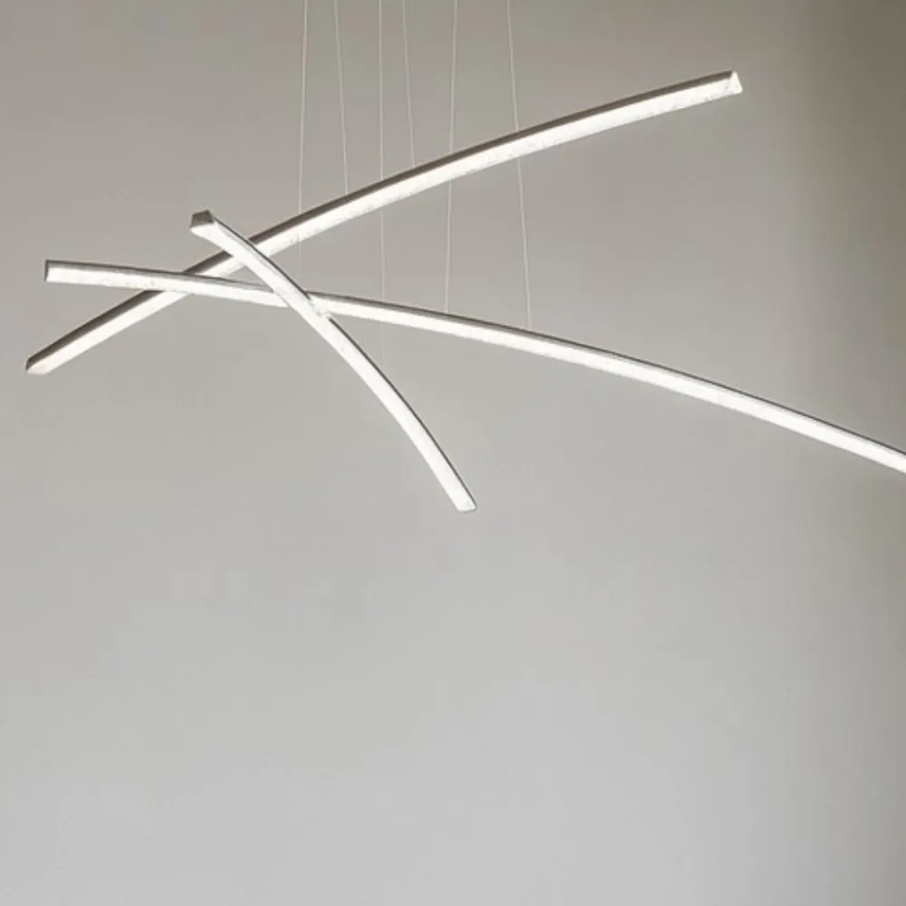 Lampadari Moderni-Selezionato da Mazzolaluce Lampadario design per soggiorno moderno bacchette cromo