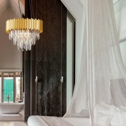 Lampadari Moderni-Selezionato da Mazzolaluce Lampadario di cristallo oro per salotto