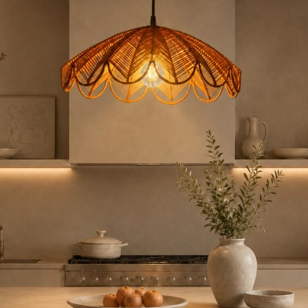 Lampadari Cucina-Selezionato da Mazzolaluce Lampadario di rattan miele intrecciato per cucina