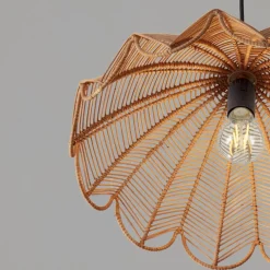 Lampadari Cucina-Selezionato da Mazzolaluce Lampadario di rattan miele intrecciato per cucina
