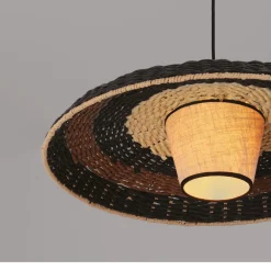 Lampadari Cucina-Selezionato da Mazzolaluce Lampadario disco di rattan naturale nero marrone e tessuto per sala da pranzo