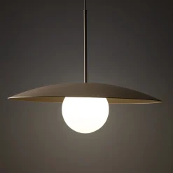 Lampadari Cucina-Selezionato da Mazzolaluce Lampadario disco sabbia 65 cm sfera di vetro per cucina moderna