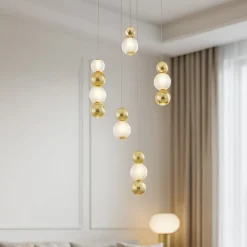 Lampadari Moderni-Selezionato da Mazzolaluce Lampadario elegante per soggiorno contemporaneo sfere oro