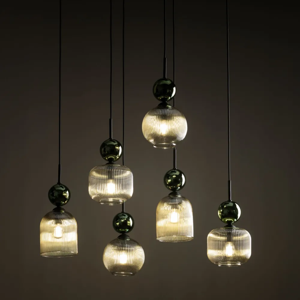 Lampadari Moderni-Selezionato da Mazzolaluce lampadario elegante per soggiorno sfere in vetro verde
