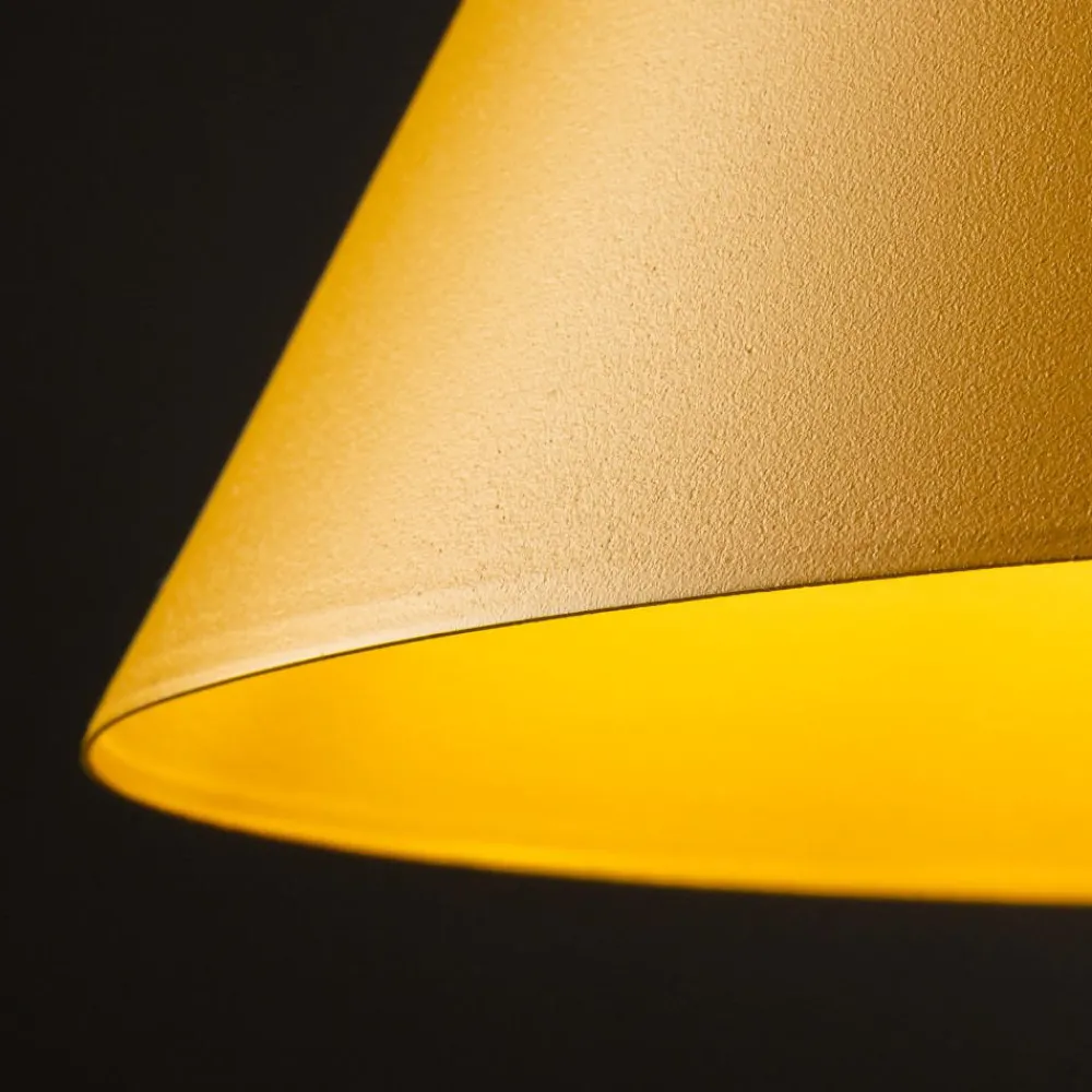 Lampadari Cucina-Selezionato da Mazzolaluce Lampadario giallo cono di metallo 25cm per cucina