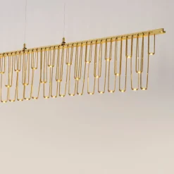 Lampadari Moderni-Selezionato da Mazzolaluce Lampadario led design moderno oro per salotto