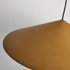 Lampadari Cucina-Selezionato da Mazzolaluce Lampadario led per cucina cono alluminio colore cuoio da tavolo