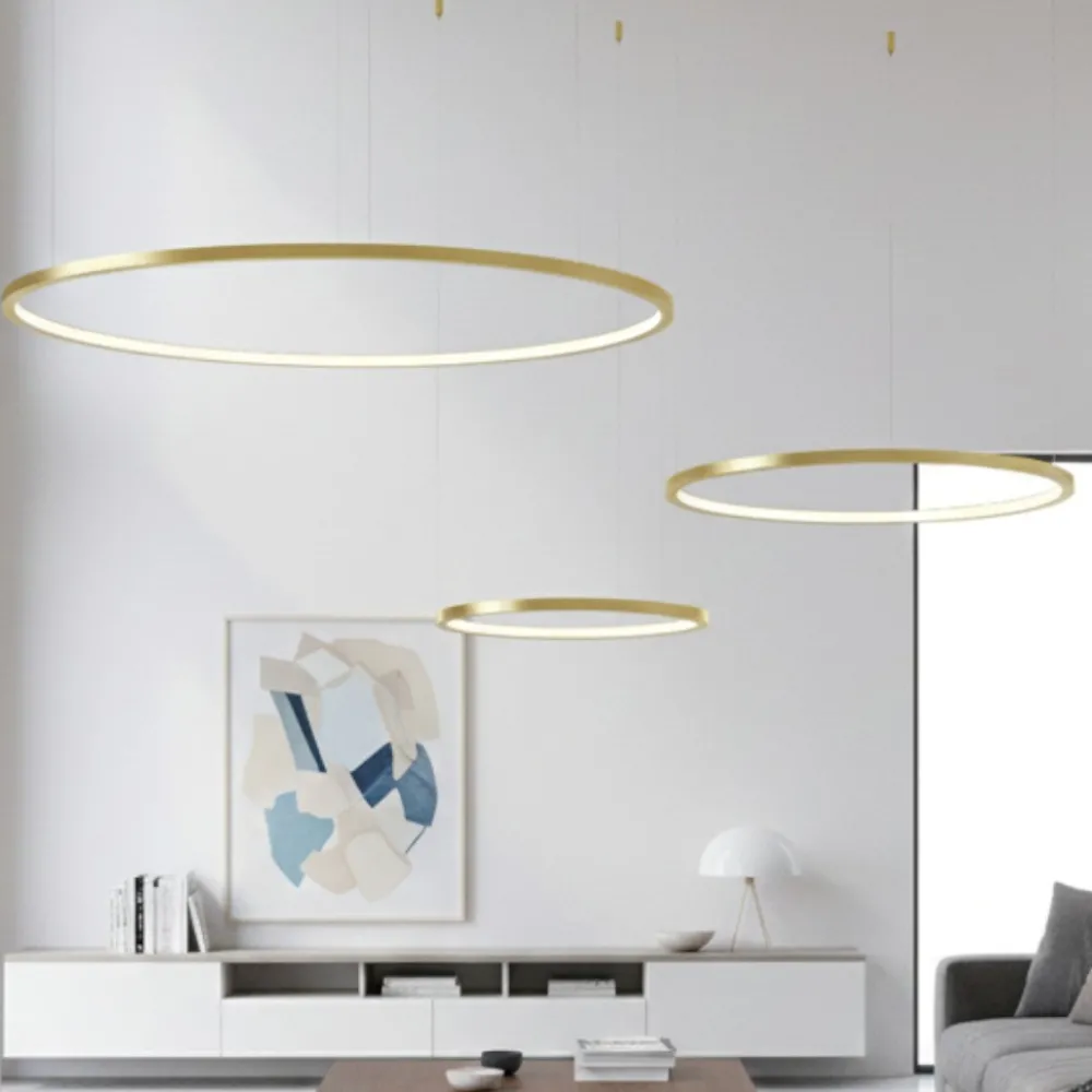Lampadari Moderni-Selezionato da Mazzolaluce Lampadario moderno 3 anelli oro led 3000k dimmerabile per salone