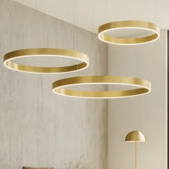 Lampadari Moderni-Selezionato da Mazzolaluce Lampadario moderno 3 anelli oro led 140w 2700k a 6000k