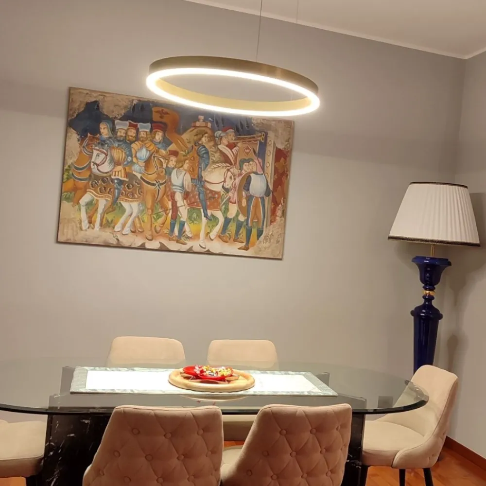 Lampadari Moderni-Selezionato da Mazzolaluce Lampadario moderno anello oro 80cm led 48w 3000k dimmerabile