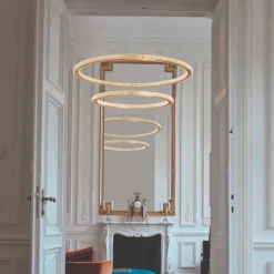 Lampadari Moderni-Selezionato da Mazzolaluce Lampadario moderno cerchi led oro per soggiorno contemporaneo
