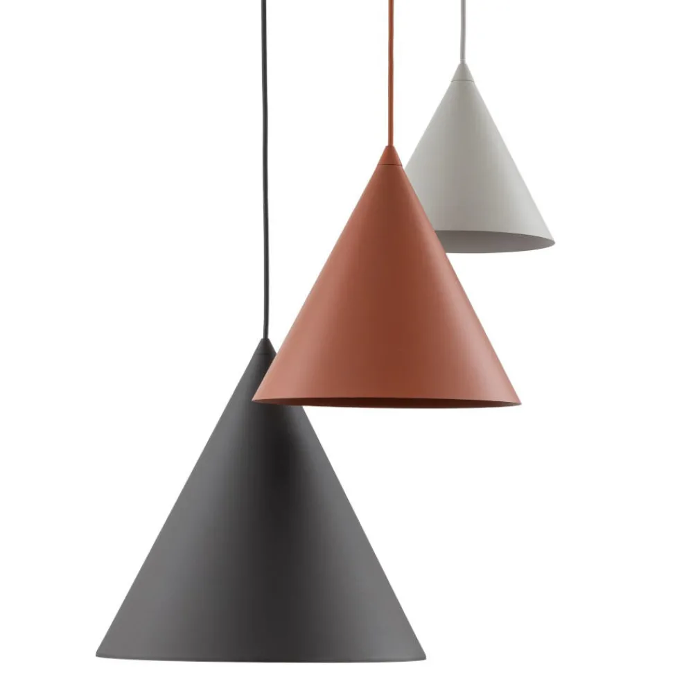 Lampadari Moderni-Selezionato da Mazzolaluce Lampadario moderno coni multicolor per soggiorno