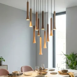 Lampadari Moderni-Selezionato da Mazzolaluce Lampadario moderno con pendenti led da 2700k a 4000k per soggiorno