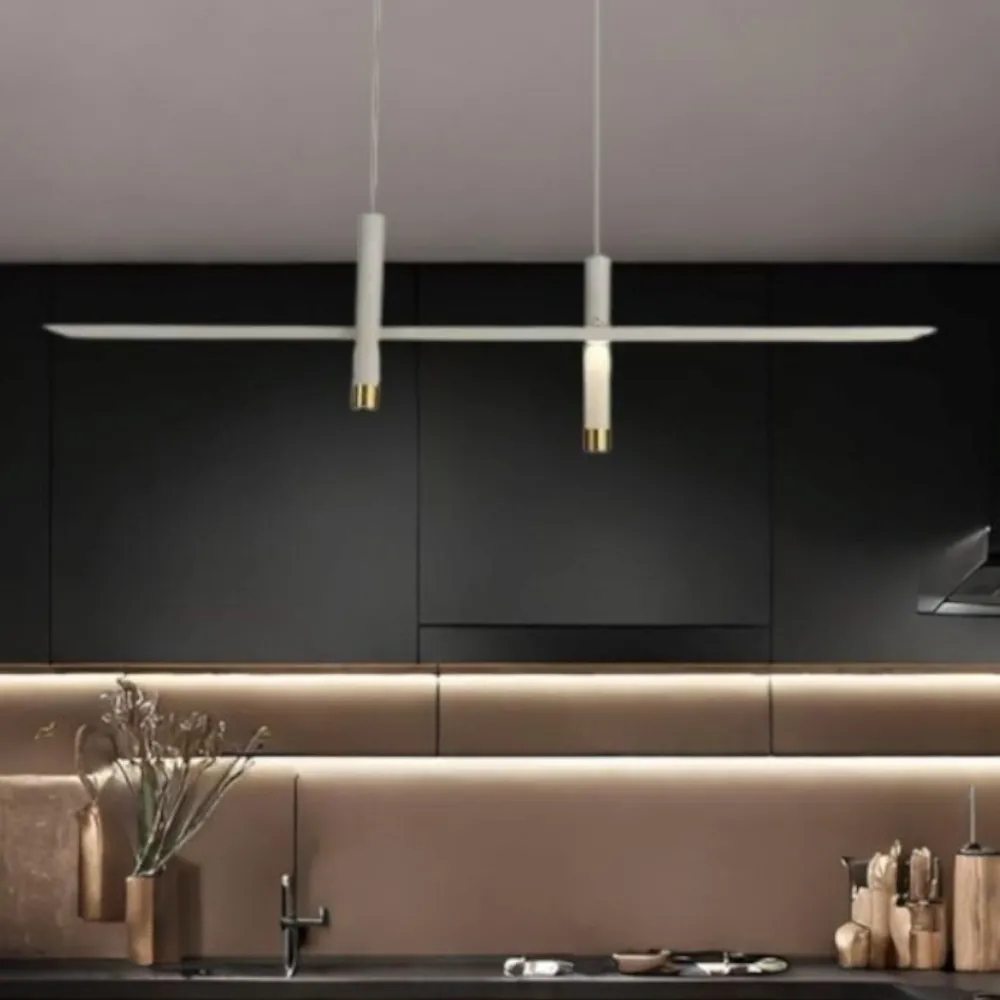 Lampadari Moderni-Selezionato da Mazzolaluce Lampadario moderno design bianco oro per soggiorno