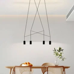 Lampadari Moderni-Selezionato da Mazzolaluce Lampadario moderno 4 luci nere per tavolo da soggiorno