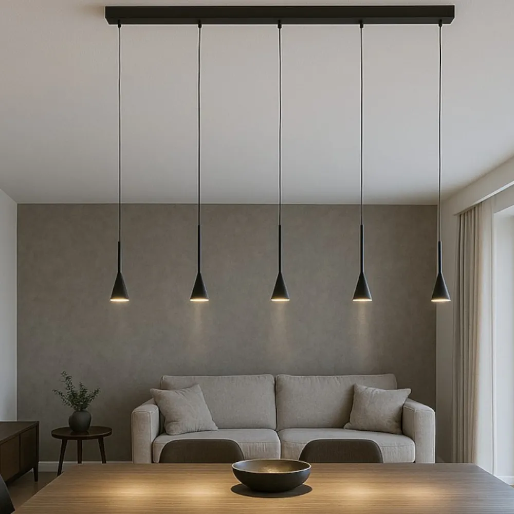 Lampadari Moderni-Selezionato da Mazzolaluce Lampadario moderno nero con pendenti per tavolo soggiorno