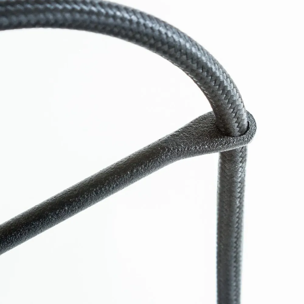 Lampadari Moderni-Selezionato da Mazzolaluce Lampadario moderno nero per salotto design particolare