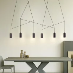 Lampadari Moderni-Selezionato da Mazzolaluce Lampadario moderno nero per tavolo da soggiorno