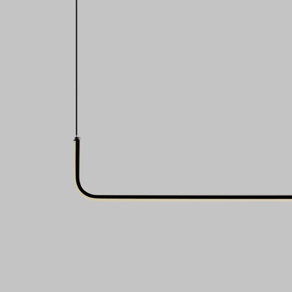 Lampadari Moderni-Selezionato da Mazzolaluce Lampadario moderno orizzontale nero per tavolo da pranzo