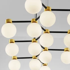 Lampadari Moderni-Selezionato da Mazzolaluce Lampadario moderno per sala da pranzo stile contemporaneo