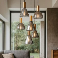 Lampadari Moderni-Selezionato da Mazzolaluce Lampadario moderno per salotto struttura oro 6 vetri pendenti