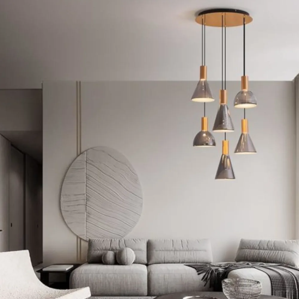 Lampadari Moderni-Selezionato da Mazzolaluce Lampadario moderno per salotto struttura oro 6 vetri pendenti