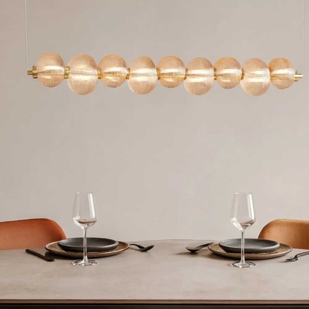 Lampadari Moderni-Selezionato da Mazzolaluce Lampadario moderno per tavolo da pranzo vetro ambra led 3000k