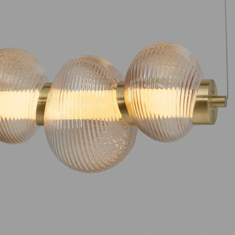 Lampadari Moderni-Selezionato da Mazzolaluce Lampadario moderno per tavolo da pranzo vetro ambra led 3000k