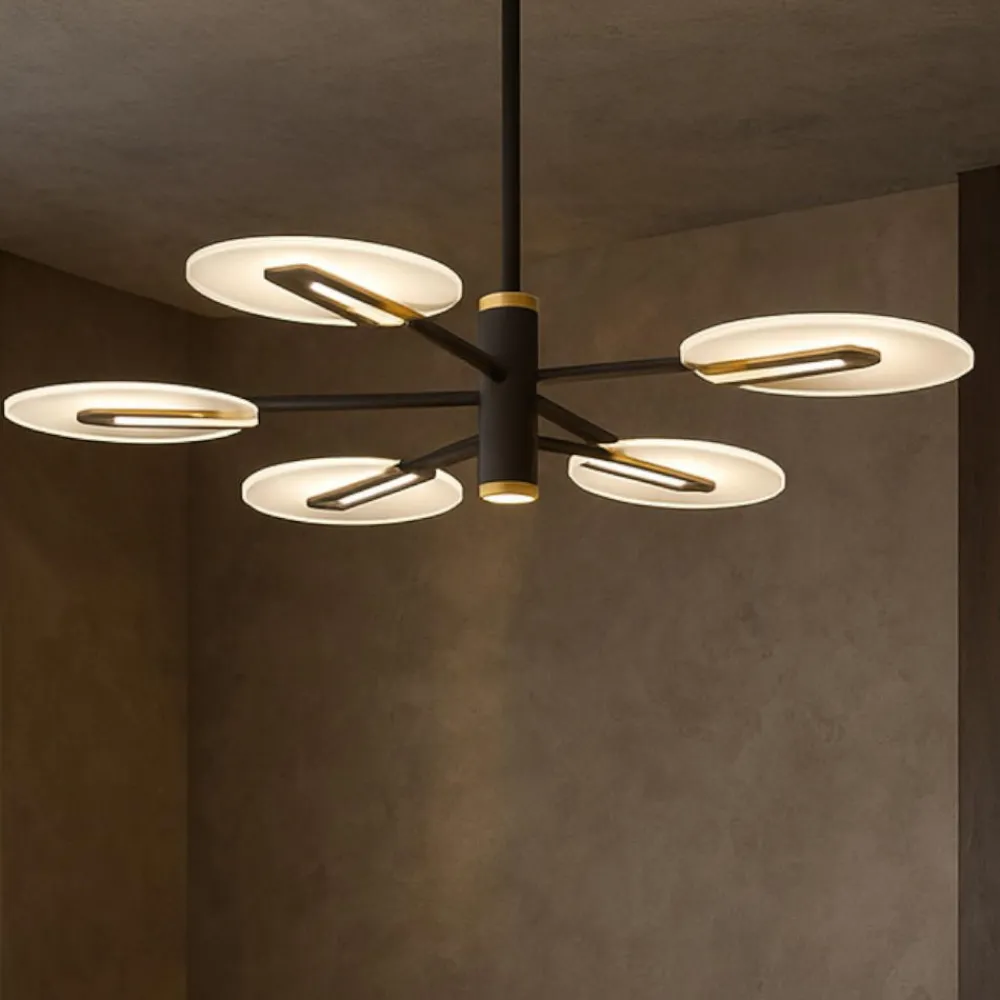 Lampadari Moderni-Selezionato da Mazzolaluce Lampadario moderno per tavolo da pranzo nero e oro led 3000k