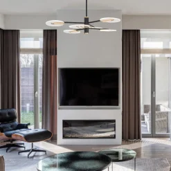 Lampadari Moderni-Selezionato da Mazzolaluce Lampadario moderno per tavolo da pranzo nero e oro led 3000k