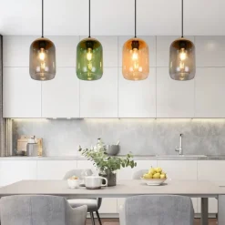 Lampadari Moderni-Selezionato da Mazzolaluce Lampadario moderno vetri colorati per sala da pranzo
