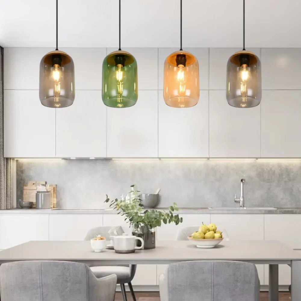 Lampadari Moderni-Selezionato da Mazzolaluce Lampadario moderno vetri colorati per sala da pranzo