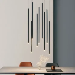 Lampadari Moderni-Selezionato da Mazzolaluce Lampadario nero cilindri pendenti per sala da pranzo moderna