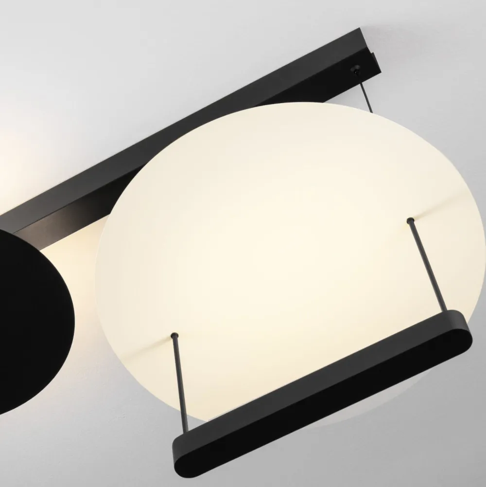 Lampadari Moderni-Selezionato da Mazzolaluce Lampadario nero design led 35w 3000k per soggiorno moderno