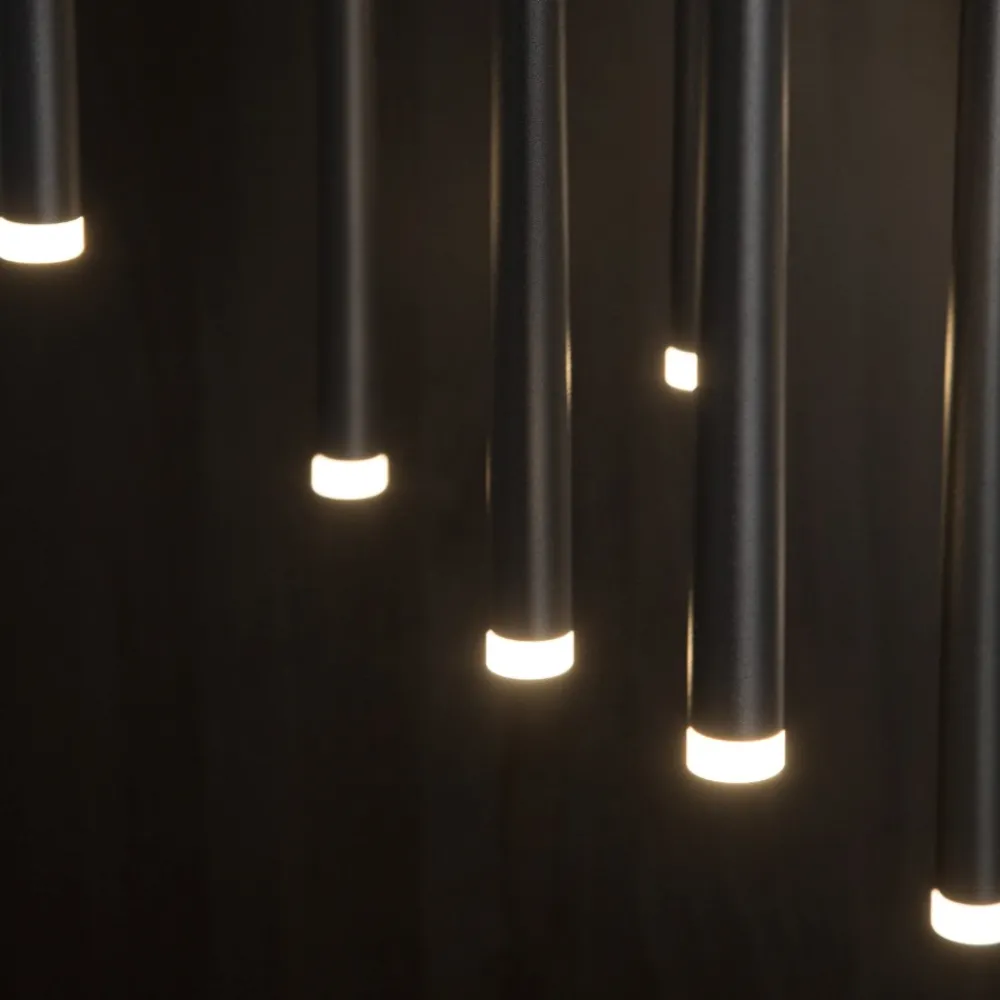 Lampadari Moderni-Selezionato da Mazzolaluce Lampadario nero design pendenti led per soggiorno moderno