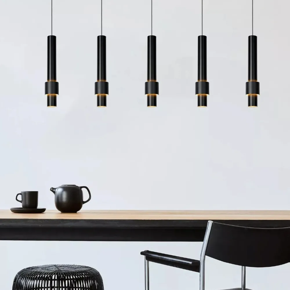 Lampadari Moderni-Selezionato da Mazzolaluce Lampadario nero per tavolo da cucina moderna 5 luci led 2700k