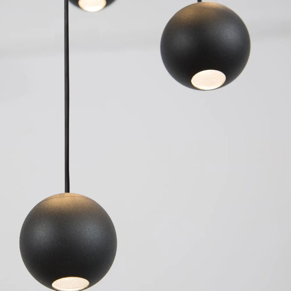 Lampadari Moderni-Selezionato da Mazzolaluce Lampadario nero sfere a grappolo per tavolo soggiorno moderno