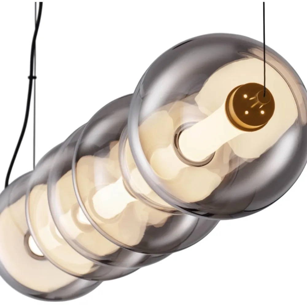 Lampadari Moderni-Selezionato da Mazzolaluce Lampadario orizzontale moderno con sfere di vetro per soggiorno