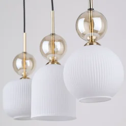 Lampadari Cucina-Selezionato da Mazzolaluce lampadario oro barra 3 vetri pendenti ambra bianco per tavolo cucina
