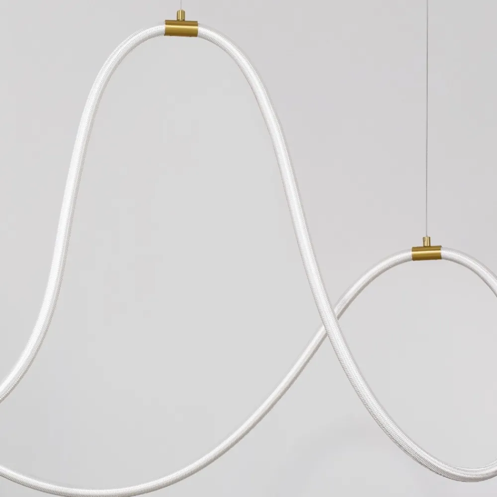 Lampadari Moderni-Selezionato da Mazzolaluce Lampadario oro tubo led silicone moderna
