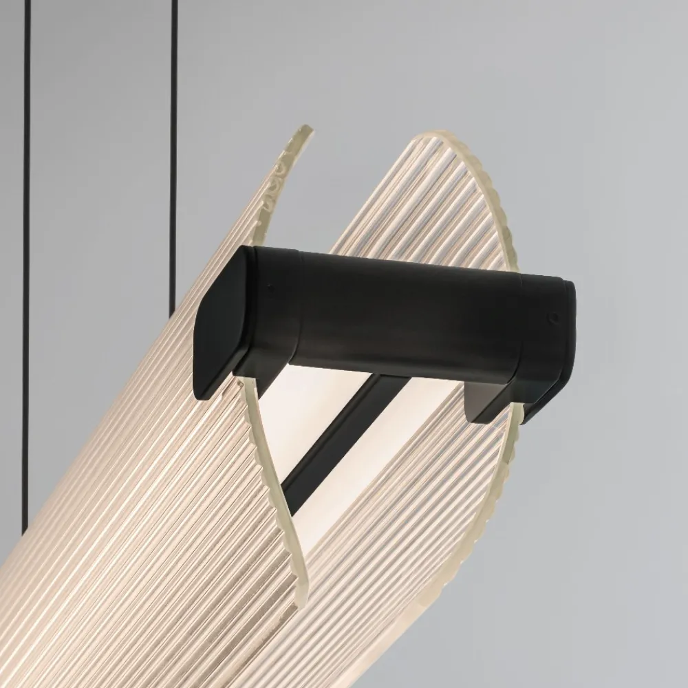 Lampadari Moderni-Selezionato da Mazzolaluce Lampadario pendente nero design moderno in vetro led per tavolo sala da pranzo