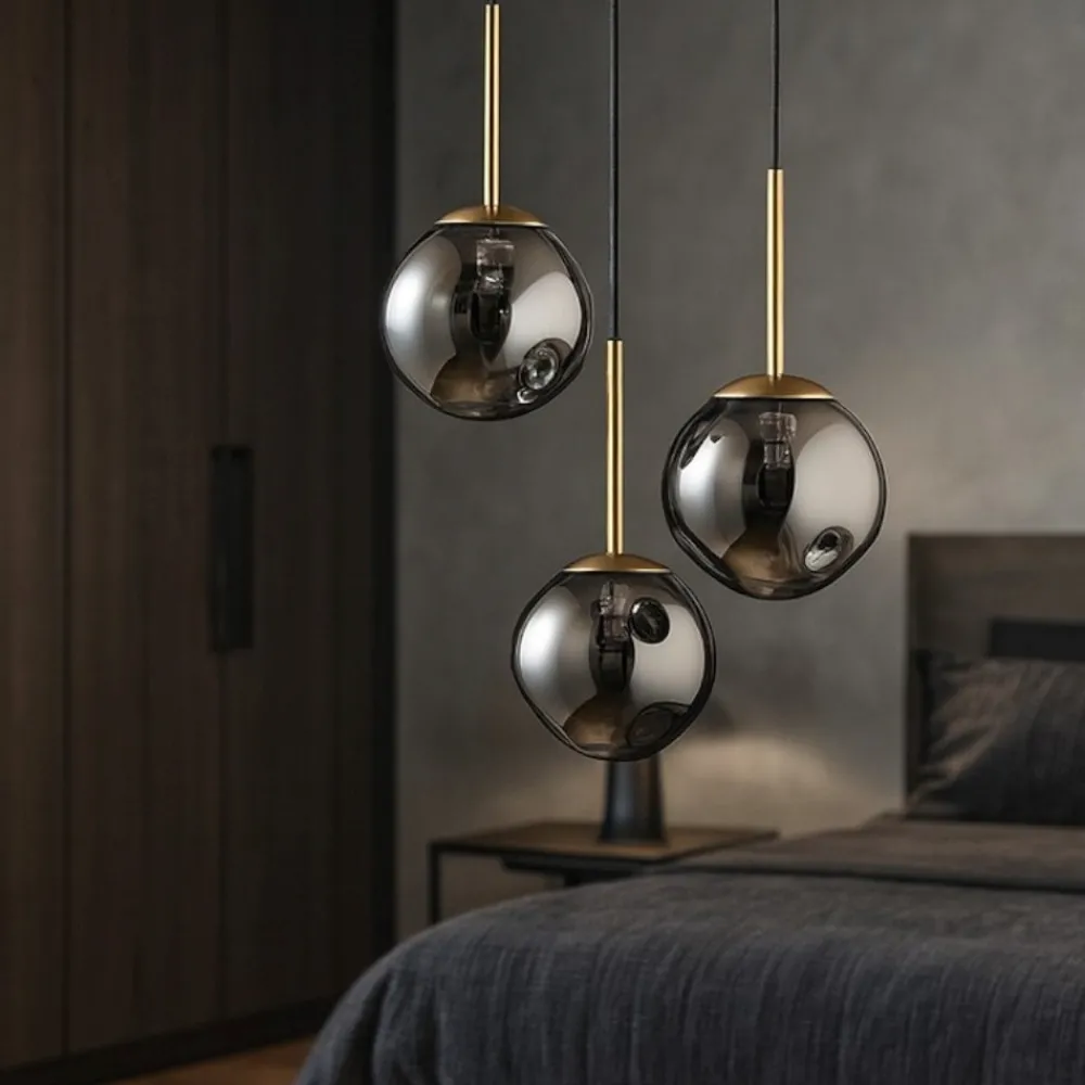 Lampadario Camera Da Letto-Selezionato da Mazzolaluce Lampadario per camera da letto oro sfere vetri fume