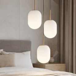 Lampadario Camera Da Letto-Selezionato da Mazzolaluce Lampadario per camera da letto oro vetri sfumati bianchi