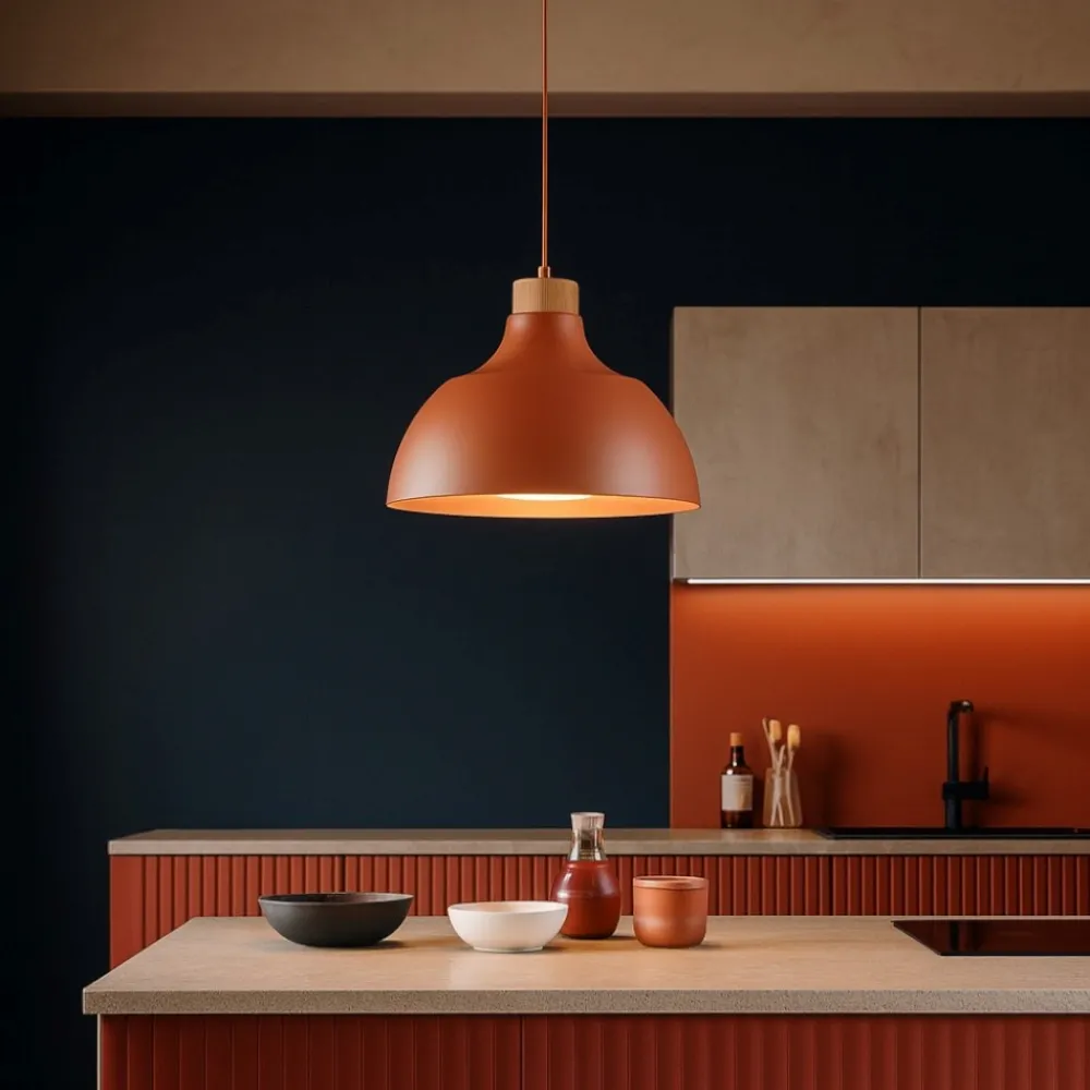 Lampadari Cucina-Selezionato da Mazzolaluce Lampadario per cucina cupola colore mattone legno pino