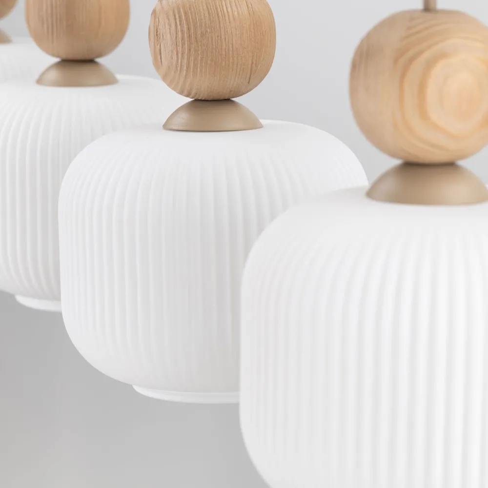 Lampadari Cucina-Selezionato da Mazzolaluce Lampadario per cucina inserti in legno 4 pendenti in vetro