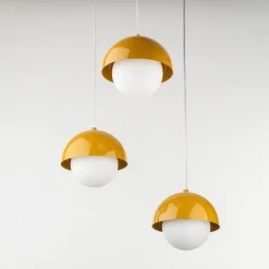 Lampadari Cucina-Selezionato da Mazzolaluce Lampadario per cucina moderna 3 luci pendenti a cupola ocra